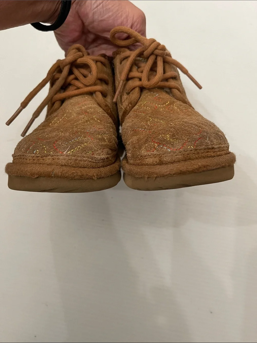 UGG WINTER NEUMEL II GRAPHIC STITCH LOGO LETTERING BOOTS KIDS SIZE 11 (2-5yrs)